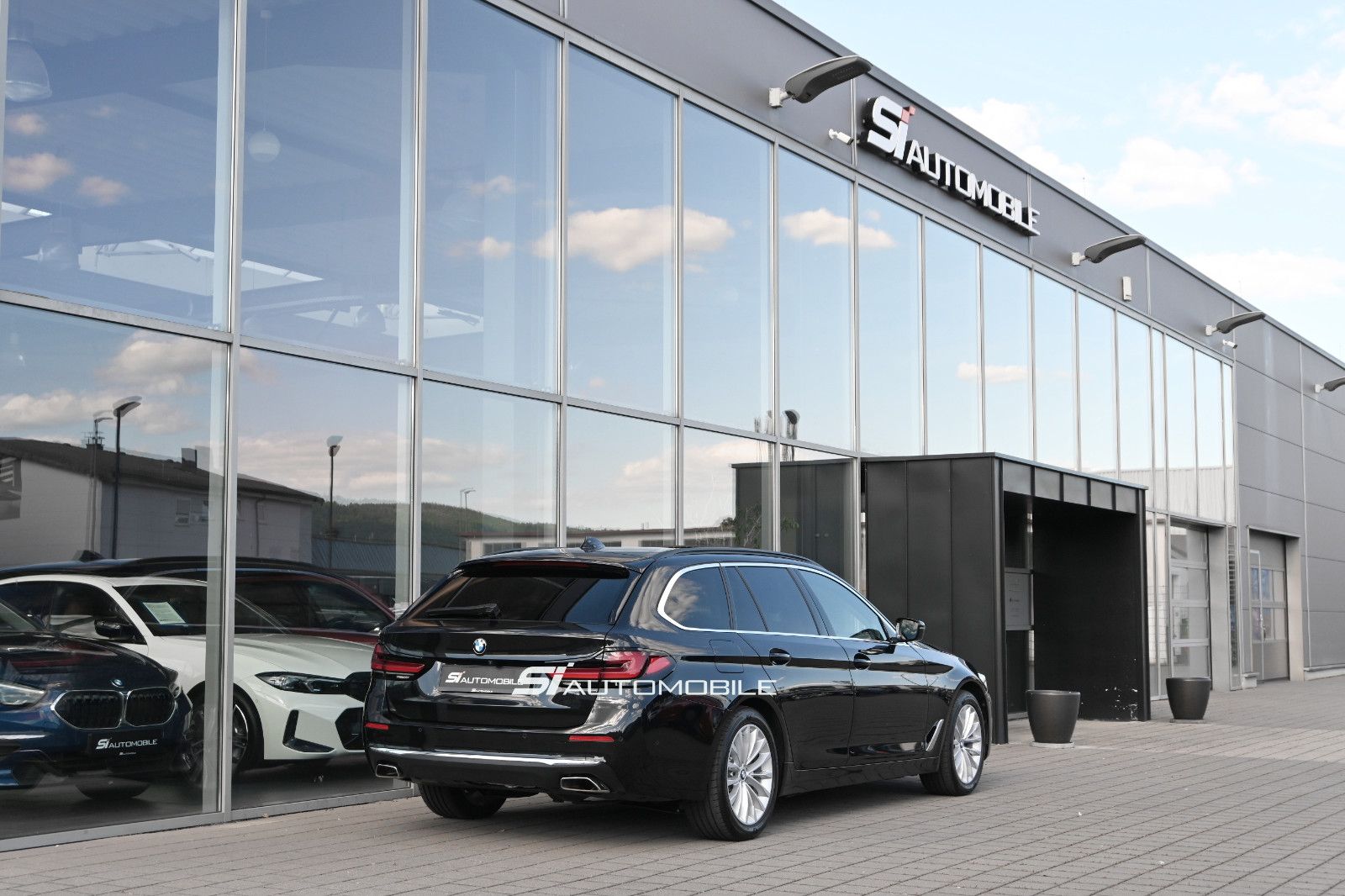 Fahrzeugabbildung BMW 530d xDr. Touring Luxury °UVP 95.800€°ADAP.DRIVE