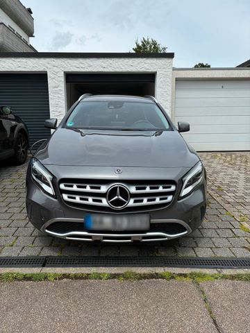 MERCEDES-BENZ Mercedes Benz GLA 200