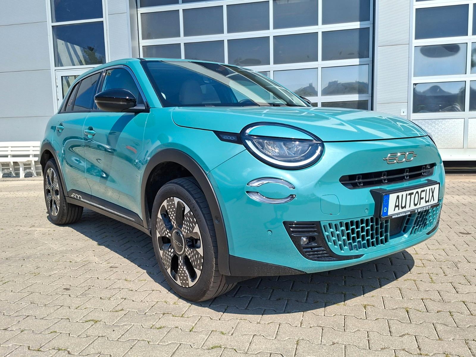 Fiat 600 Hybrid "La Prima" 110  DCT , neuwertig