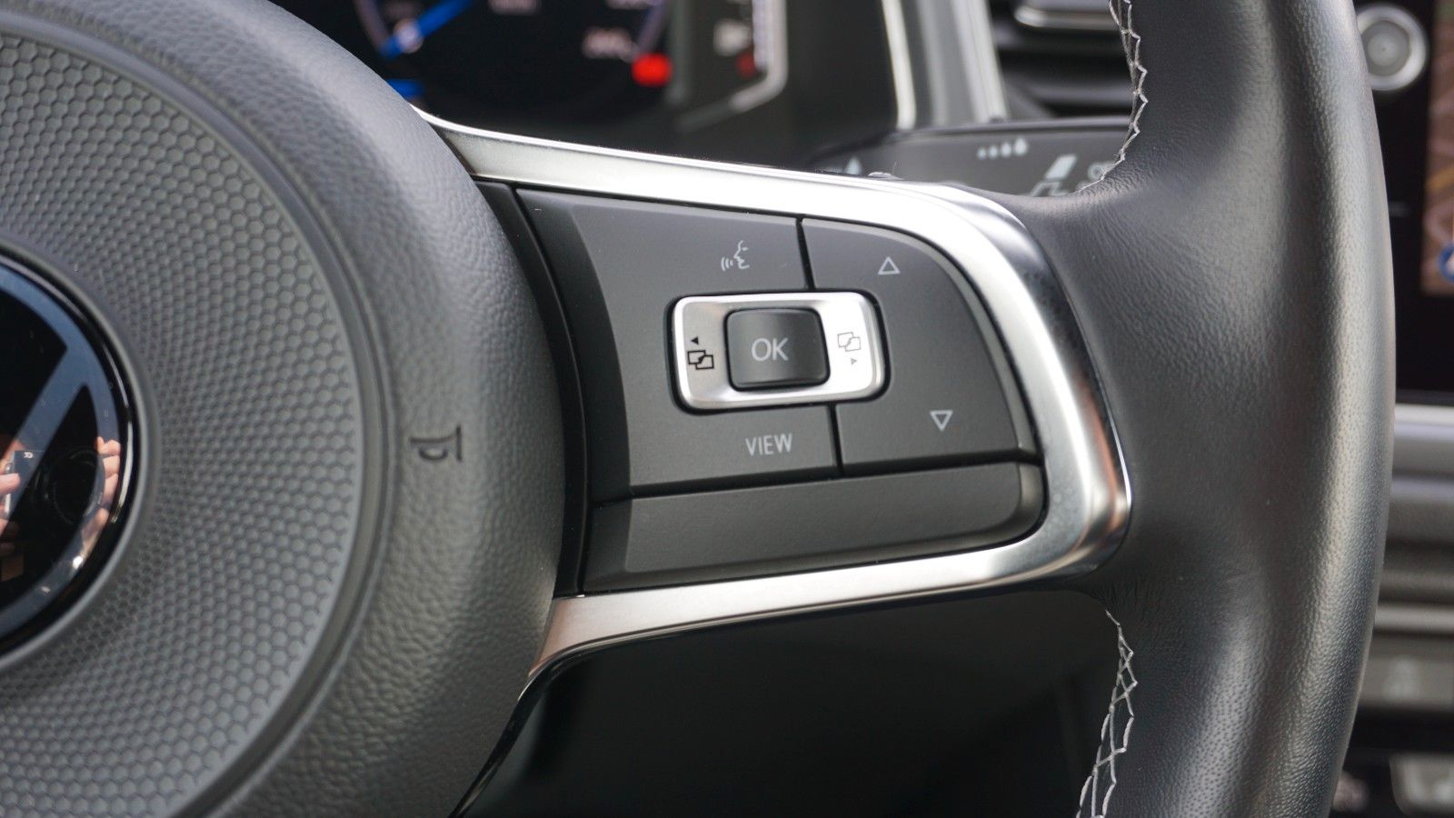 Fahrzeugabbildung Volkswagen T-Roc Cabriolet R-Line,Navi,DCC, DAB+,OPF, ALS,