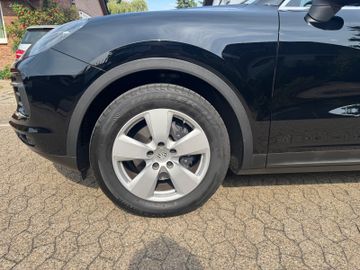 Porsche Cayenne - 4
