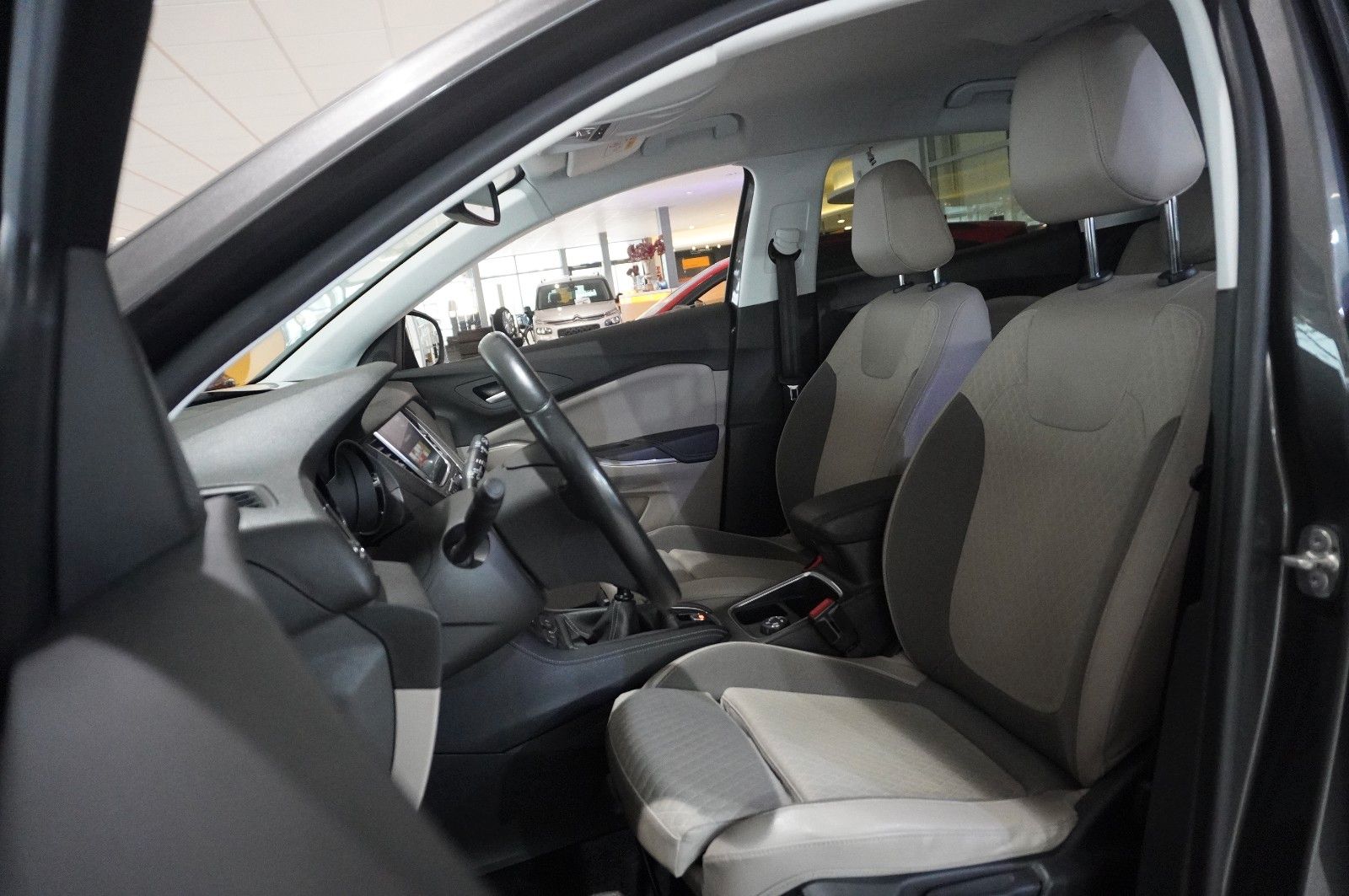 Fahrzeugabbildung Opel Grandland (X) 1.6D DYNAMIC NAVI/LED/360°/SH/GRIP