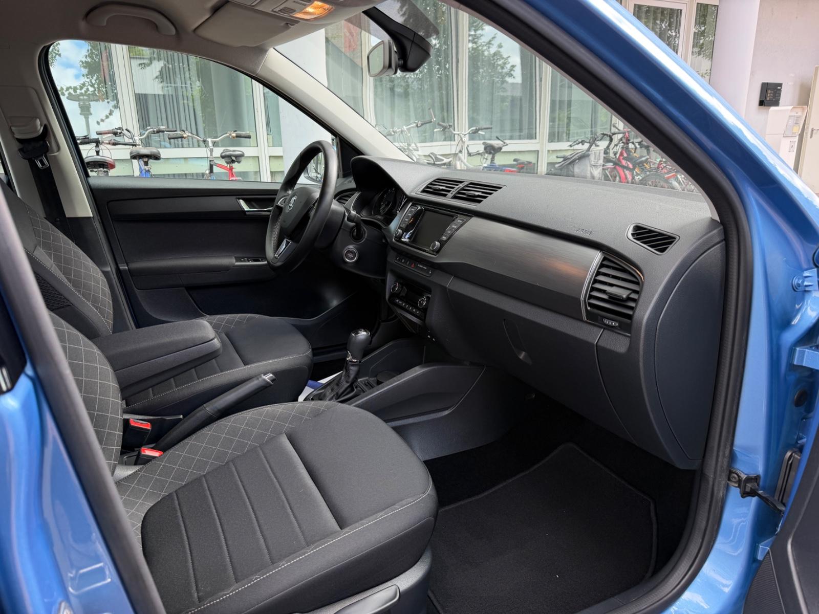 Skoda FabiaStyle/Klima.A/Sitz-H/PDCx2/Garantie/Tüv-Neu