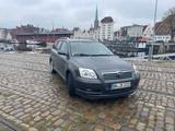 Toyota Avensis Combi Executive 2,2-l-D-CAT Executive - Toyota Avensis in Lübeck