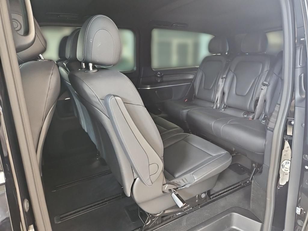 Fahrzeugabbildung Mercedes-Benz V 300 AVG extralang 8 Sitze STHZ ele.ST AMGFront