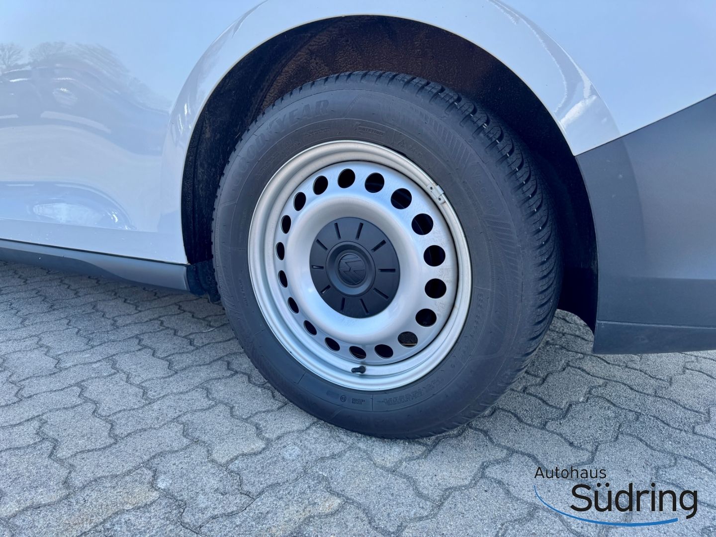 ID. Buzz Cargo StandHZG AHK Navi LED ACC Rückfk.