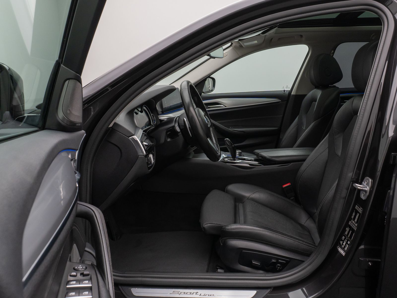 Fahrzeugabbildung BMW 530d xD SportLine Kamera Panorama HUD H/K Stndhz