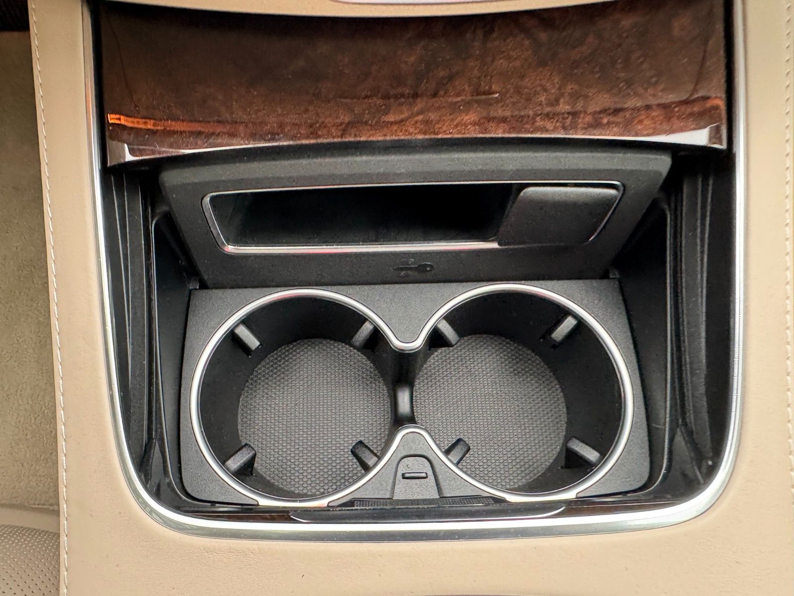 Fahrzeugabbildung Mercedes-Benz S 600 L Chauffeur+Nachtsicht+Pano+HUD+360