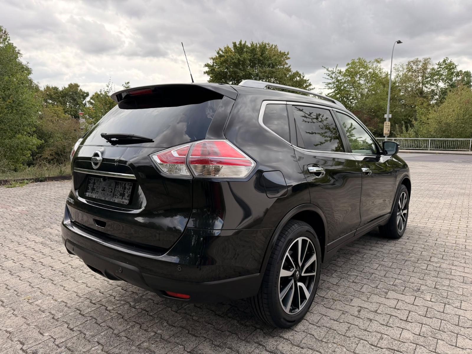 NISSAN X-TRAIL TEKNA 4X4 PANORAMIQUE GPS | 131 ch | BVM | HAYON ÉLECTRIQUE | VOLANT EN CUIR