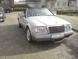 Mercedes-Benz Mercedes E220 -W124  Cabrio - Mercedes-Benz E 220: W124