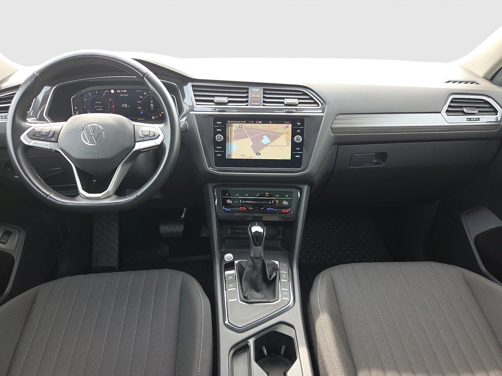 Fahrzeugabbildung Volkswagen Tiguan Allspace TSI Life DSG LED Navi ACC AHK Pa
