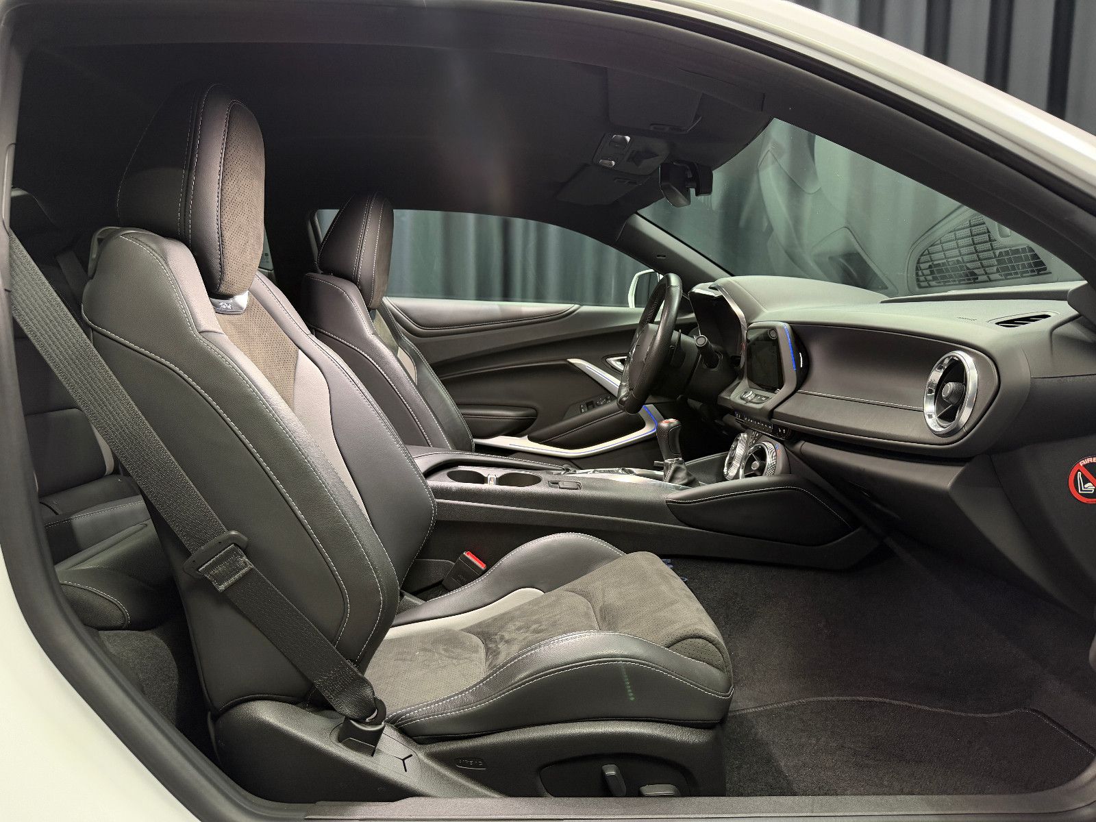 Fahrzeugabbildung Chevrolet Camaro Coupé V8|SCHALTER|RECARO|DEUTSCHES FZG|