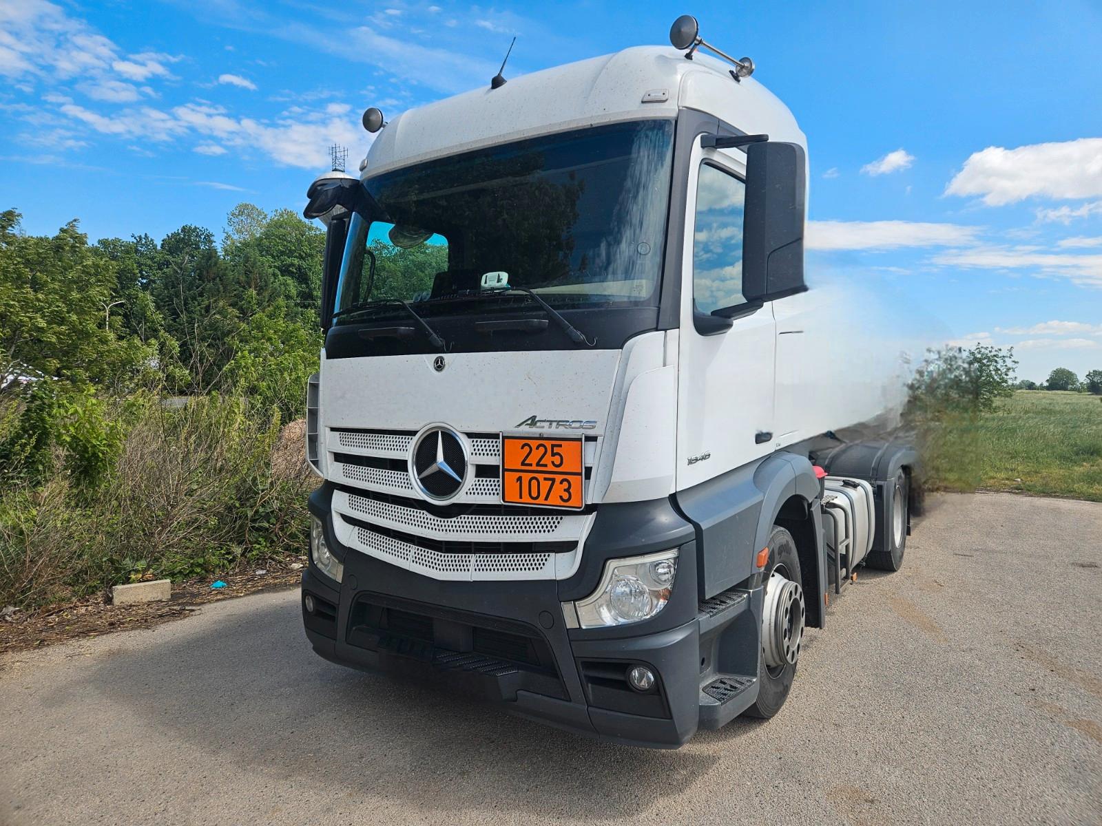 Mercedes-Benz Actros 1846 LS ADR StreamSpace