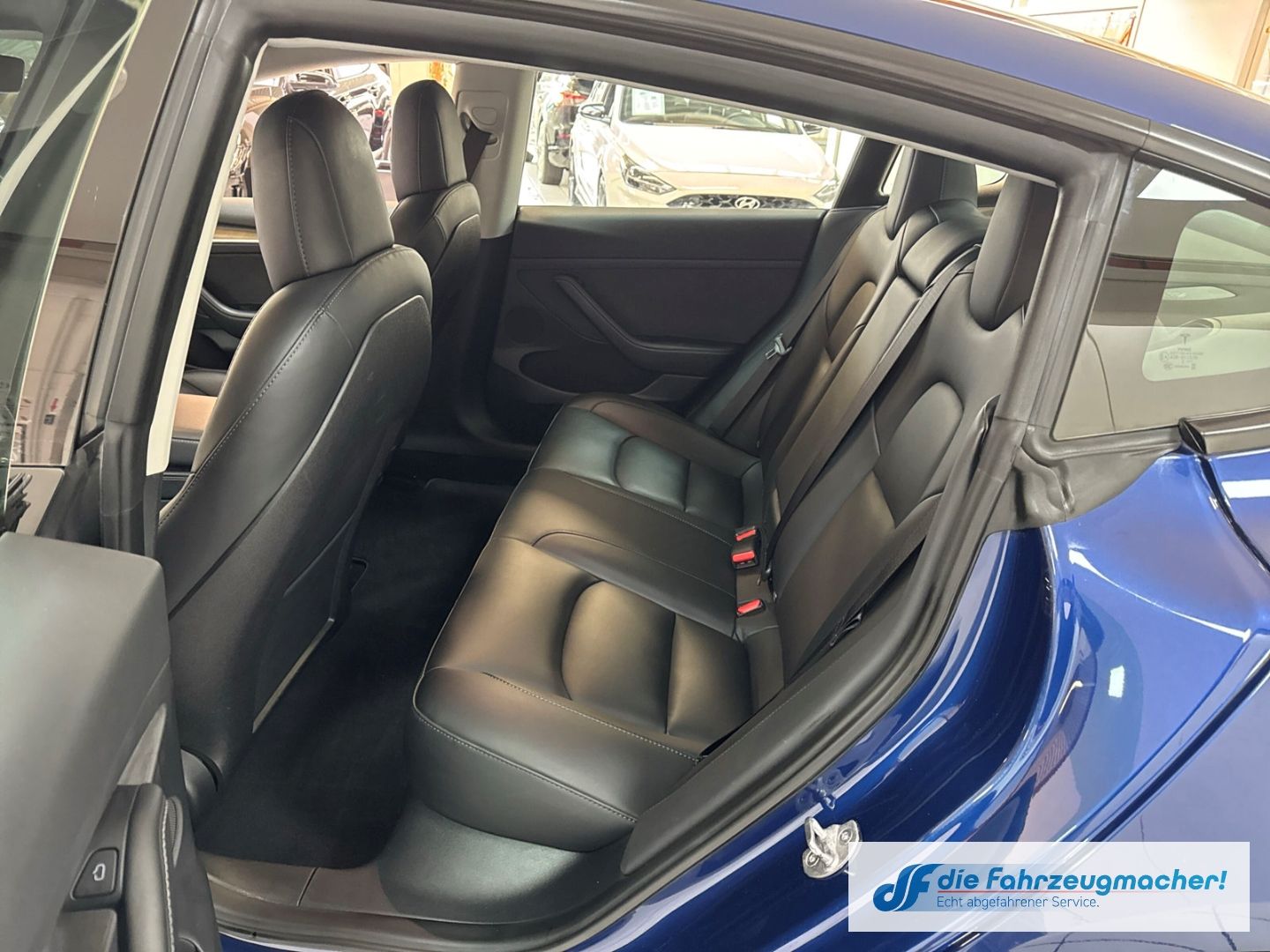 Fahrzeugabbildung Tesla Model 3 Basis RWD Leder Soundsystem ACC El. Heck