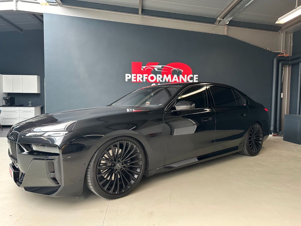 BMW 740