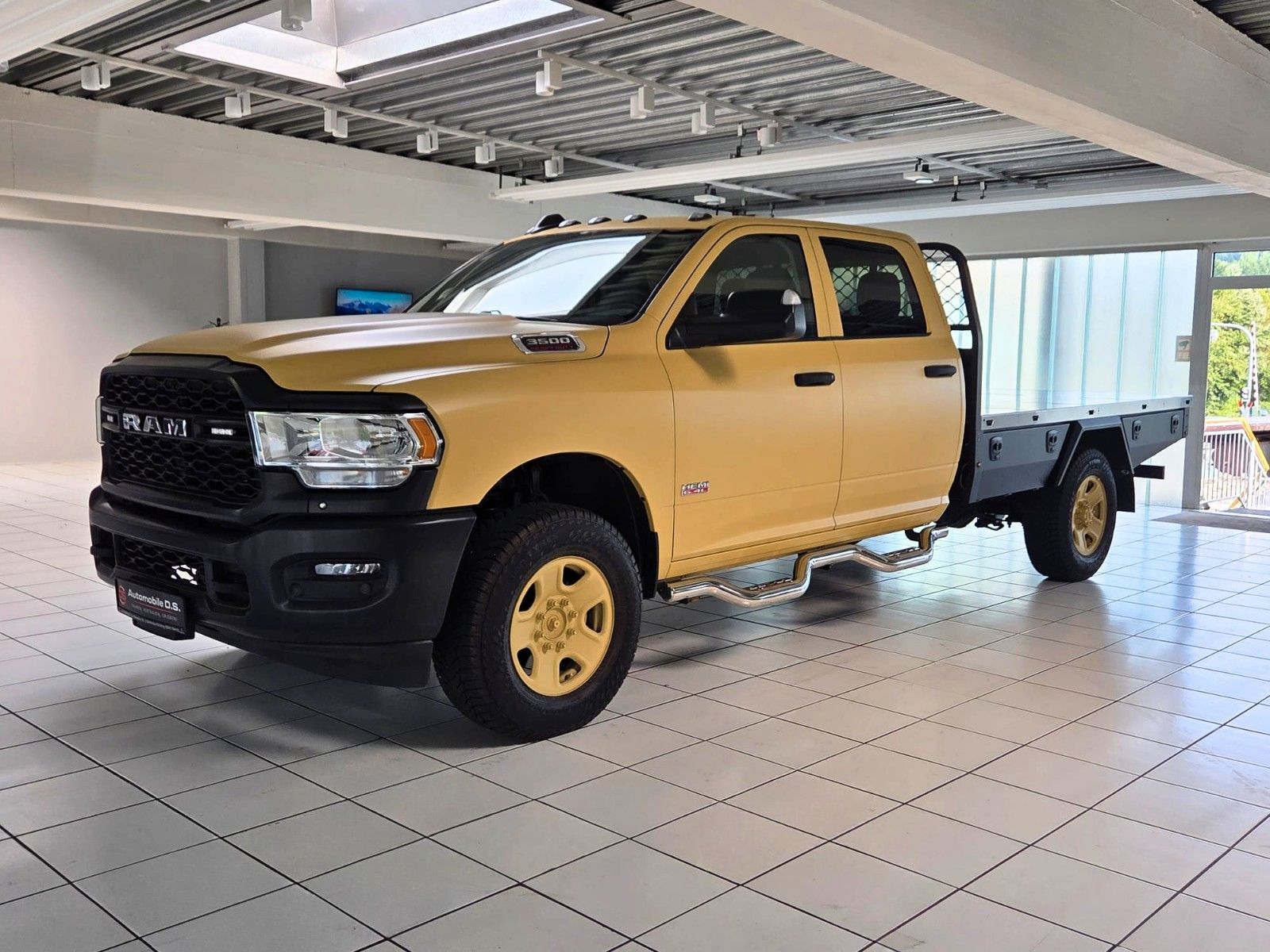 Dodge Dodge RAM 3500 +4x4+ +PEPEC UMBAU+ +SANDMATT+ +WOM
