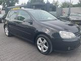 Volkswagen Golf V 1.6 Edition Shzg PDC Alu 1.Hand - Volkswagen Golf: Schwarz, Edition