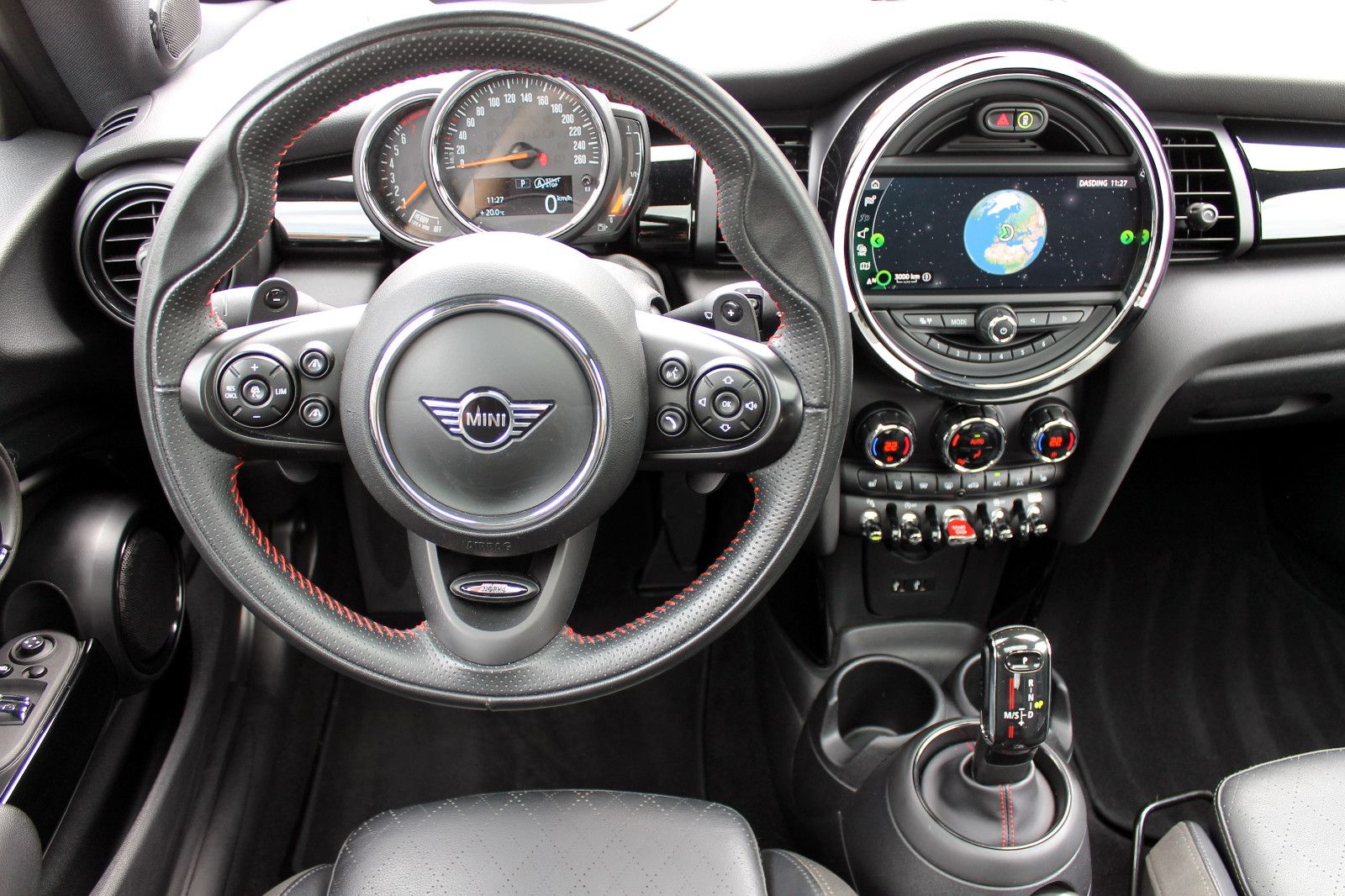Fahrzeugabbildung MINI Cooper S Automatik LED HUD ACC KAM PANO SHZ PDC