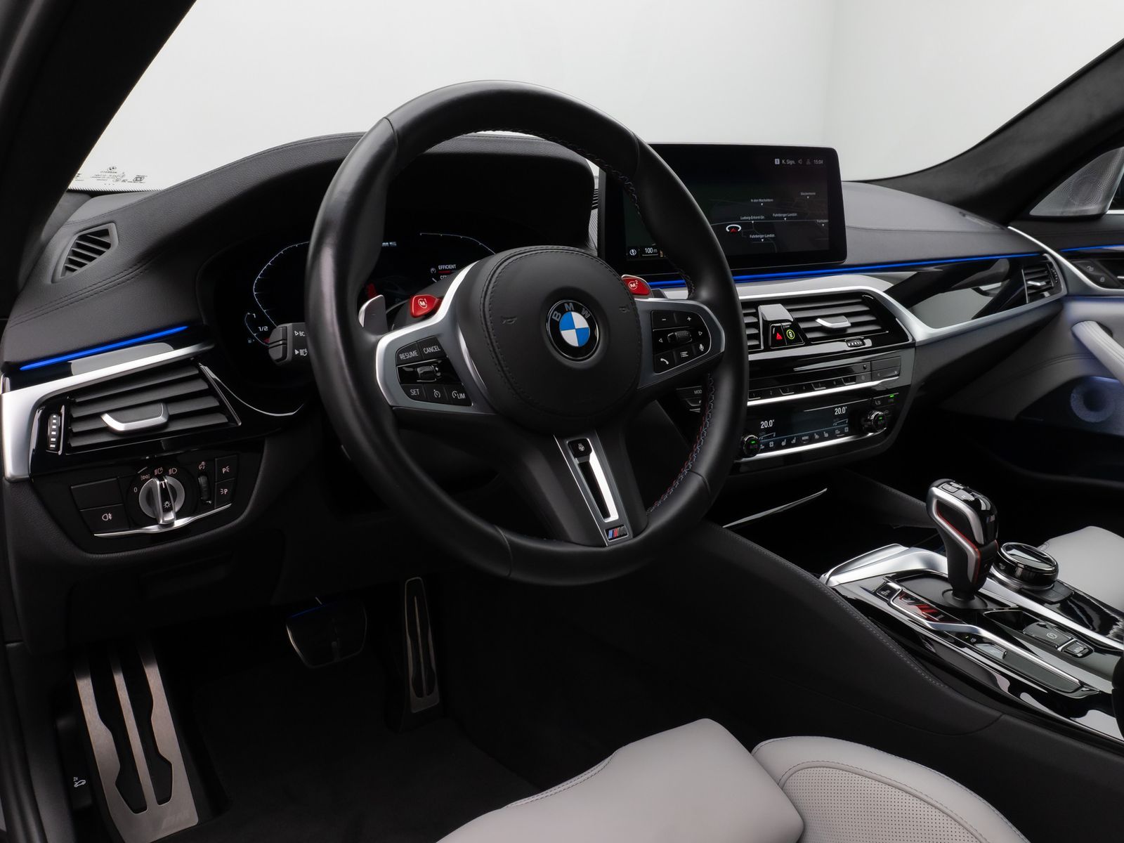 Fahrzeugabbildung BMW M5 Competition xD Kamera HUD DAB B&W SoftCL 20"