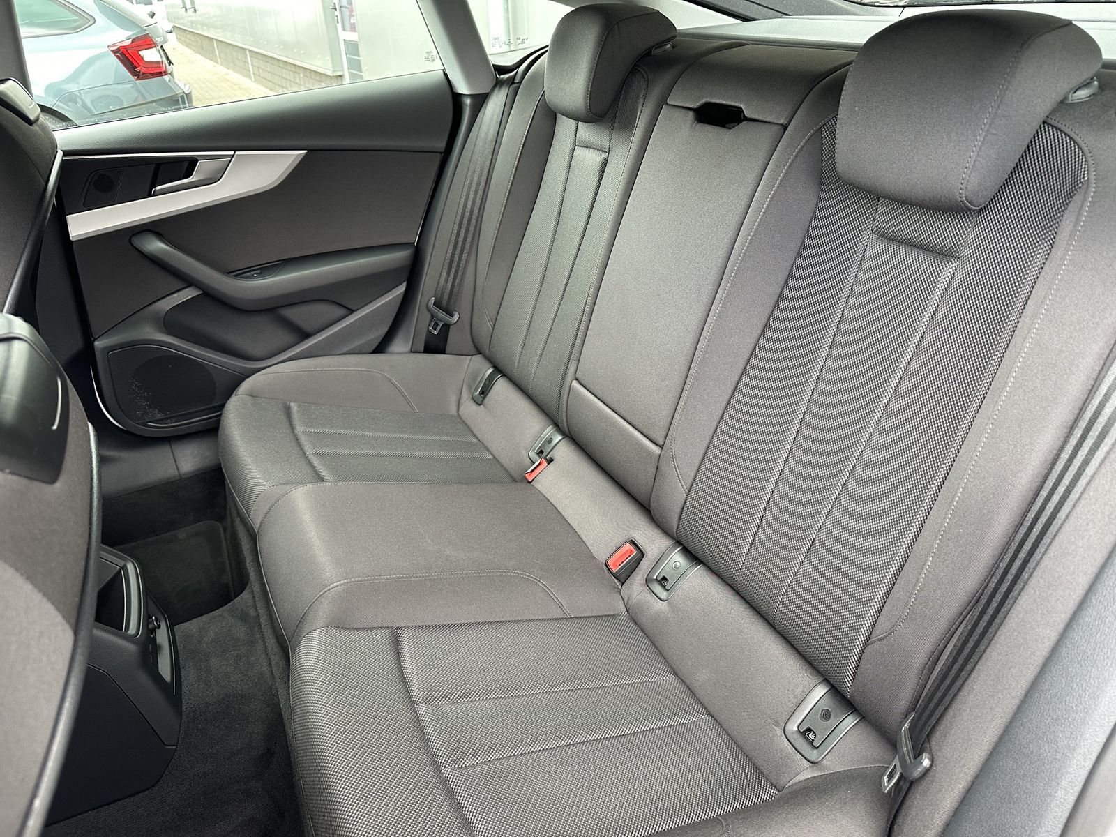 Fahrzeugabbildung Audi A5 SpB 35 TFSI Advanced NAV+LED+DAB+CARPLAY+19ZO