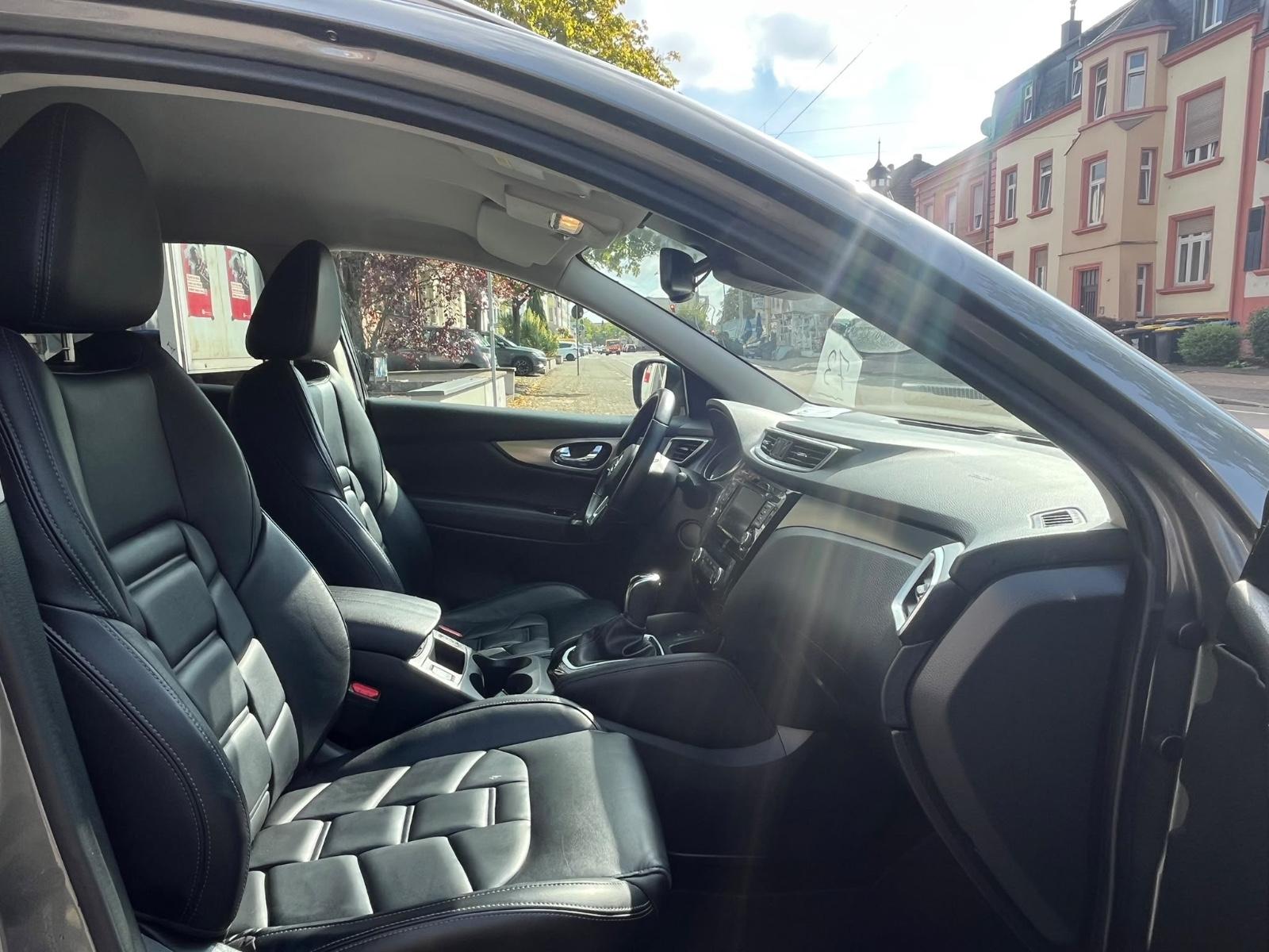 Nissan Qashqai Tekna 1,3 AUTOMATIK, LEDER