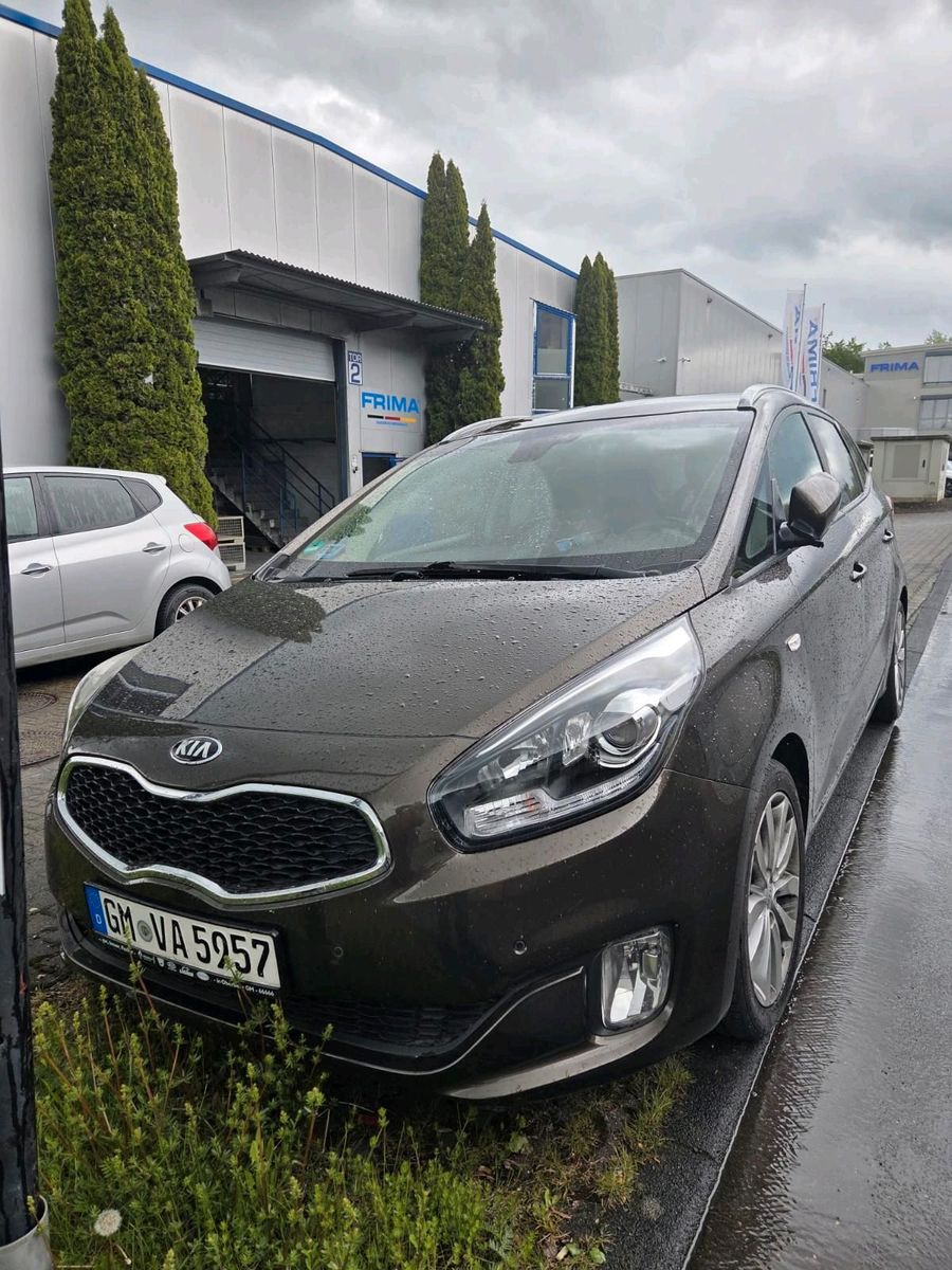 KIA Carens