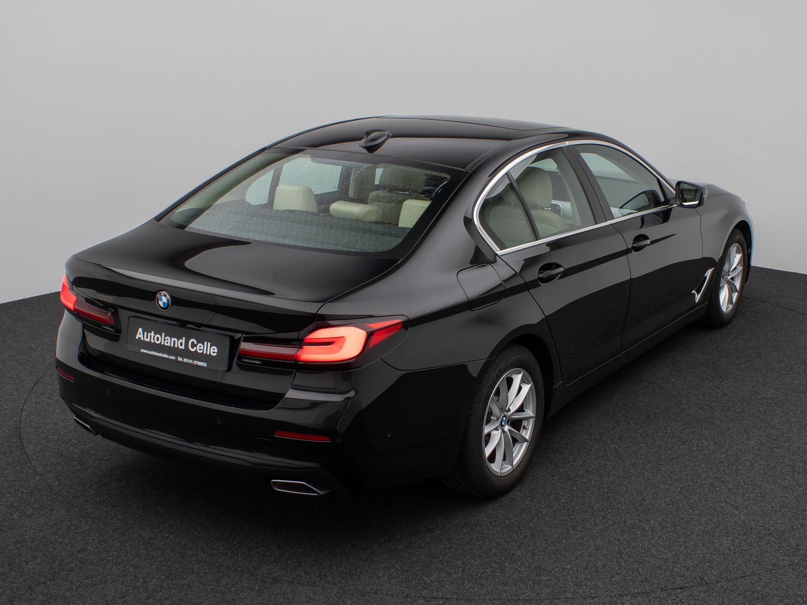 Fahrzeugabbildung BMW 530i Kamera Glasdach DAB Lenkrhzg Klima-4. Alarm