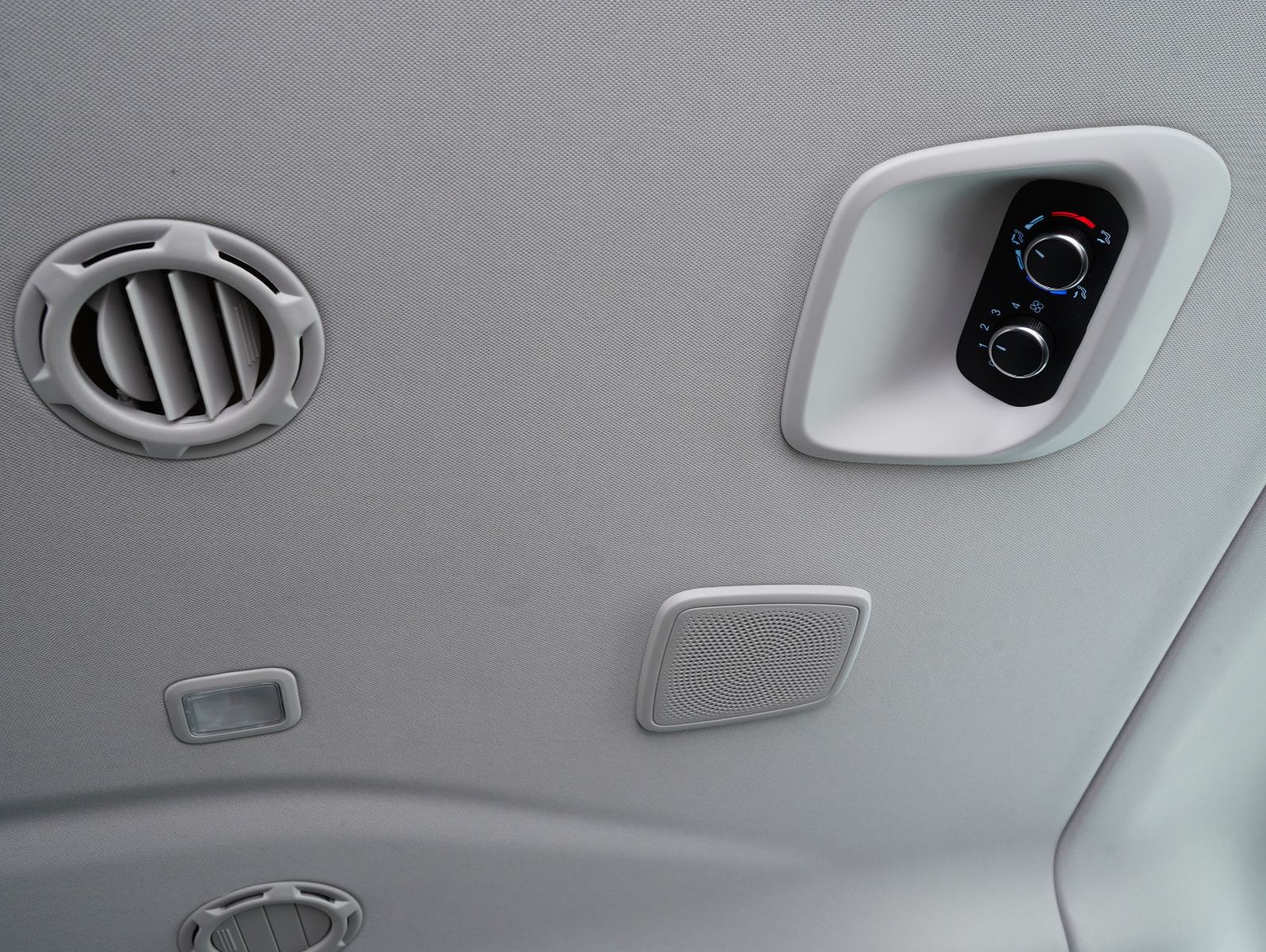 Fahrzeugabbildung Ford Tourneo Custom Kombi 2.0 TDCi 320 L1 Titanium X