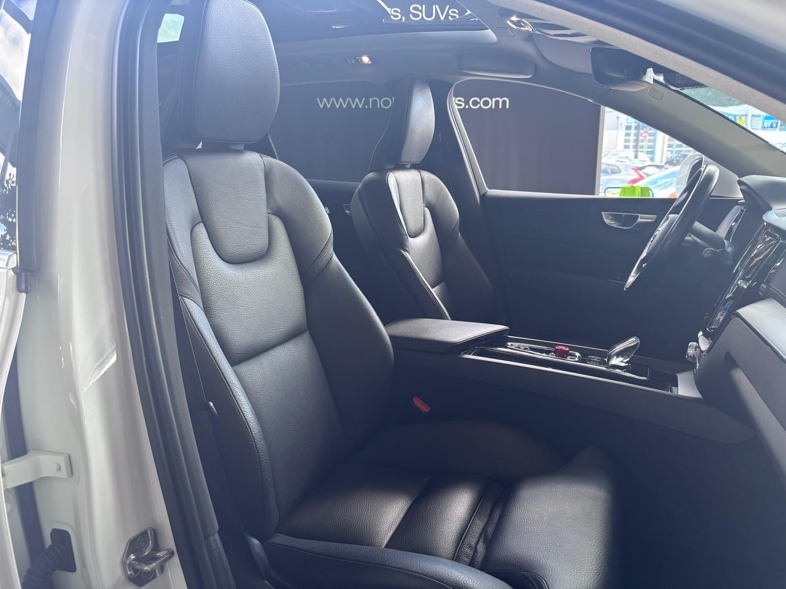 Fahrzeugabbildung Volvo XC60 Inscription AWD AHK LED NAVI LEDER Pano
