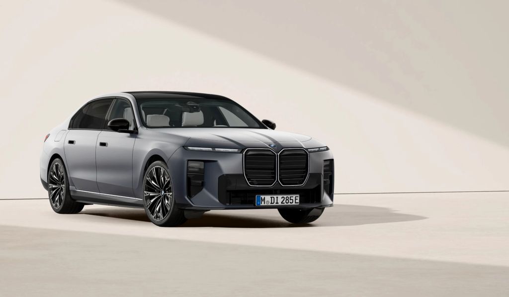 BMW i7
