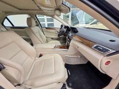 Fahrzeugabbildung E 300 CGI BlueEfficiency 4Matic