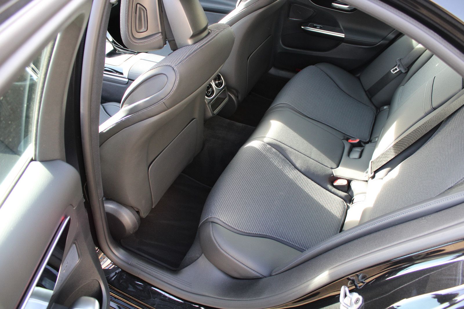 Mercedes-Benz C 220 d Lim. Avantgarde MBUX Navi Mod 2022 LED foto 10