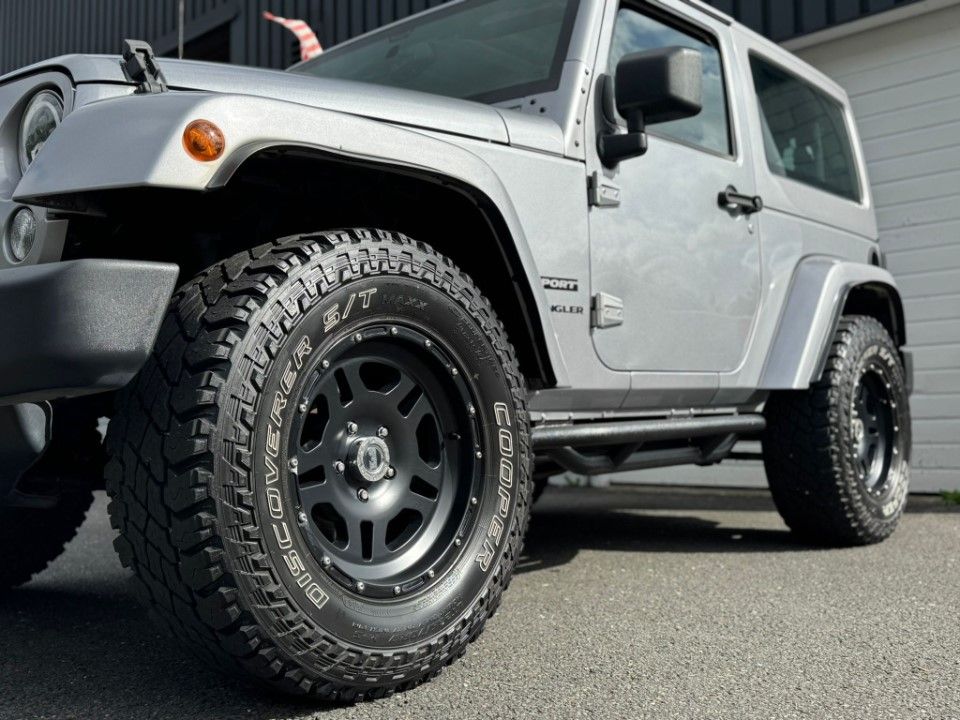 Fahrzeugabbildung Jeep Wrangler JK Unlimited Sport 3.6 Hard- Softtop