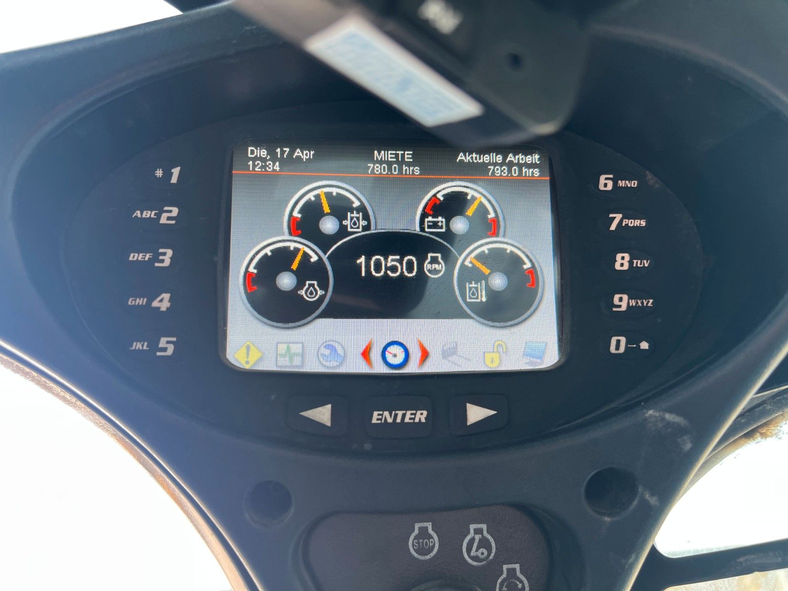 Fahrzeugabbildung Bobcat T770 / 1.793h / Klima / Gabel / Schaufel