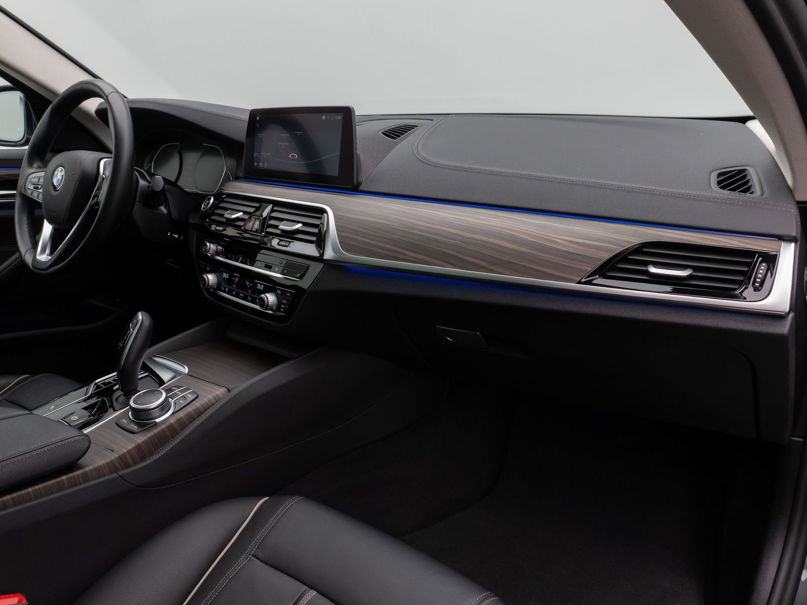 Fahrzeugabbildung BMW 530d Luxury Line Panorama Kamera DAB HiFi Alarm