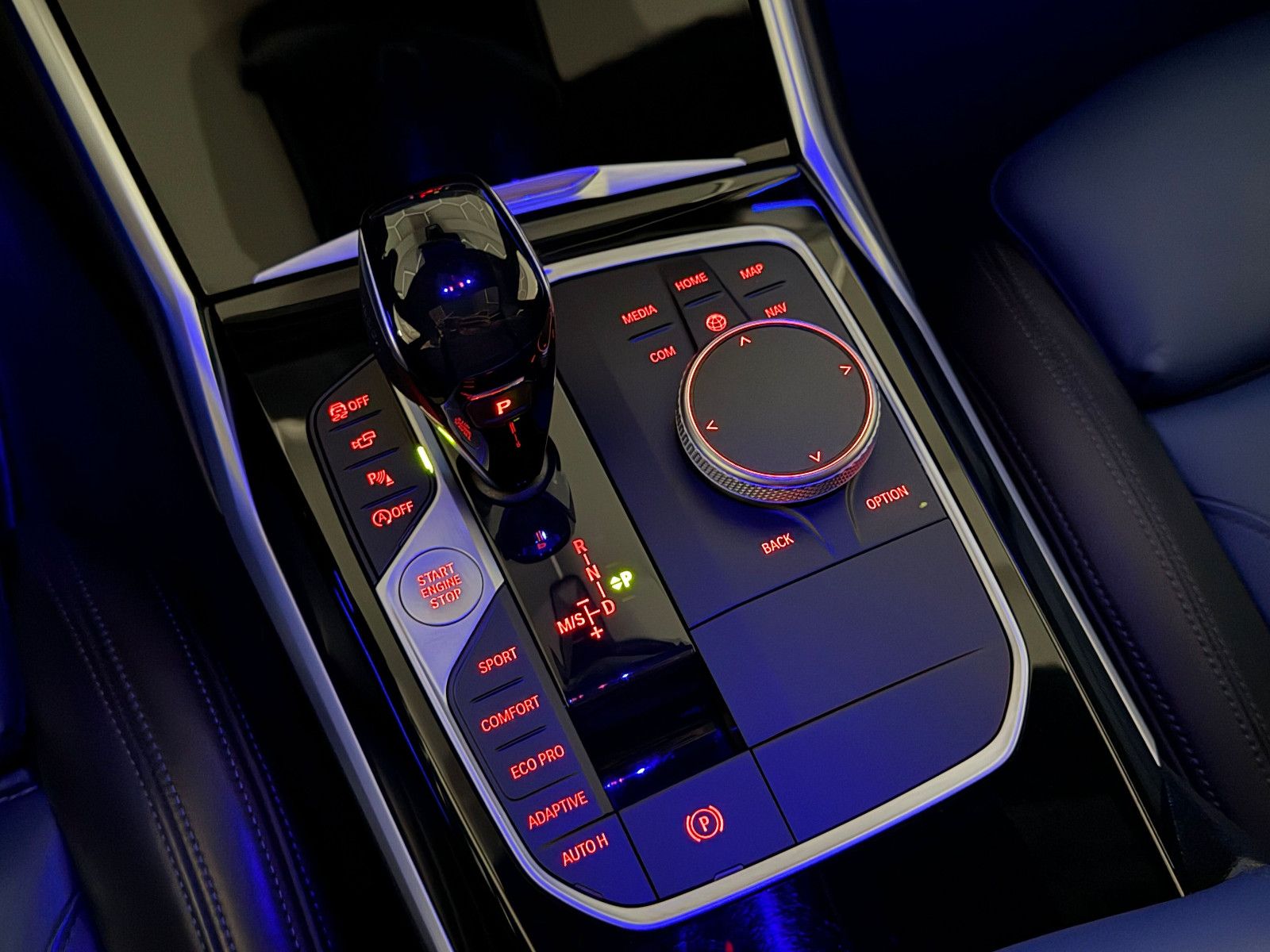 Fahrzeugabbildung BMW 330 d xDrive M SPORT/360*/ACC/HuD/LASER/DE FZG
