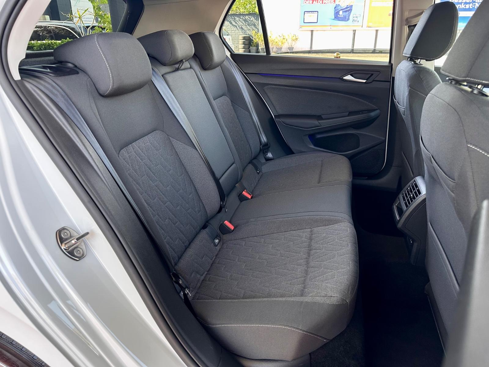 Volkswagen Golf VIII Lim. 1.5 eTSI 110 kW Life LED 1. Hand, миниатюра 27