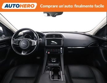 Jaguar F-Pace - 8