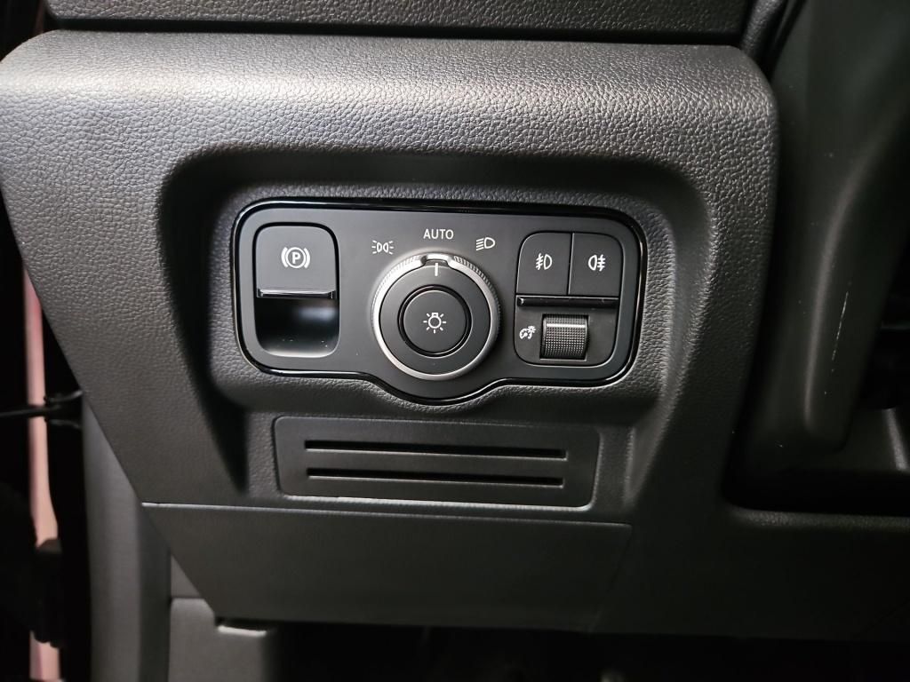Fahrzeugabbildung Mercedes-Benz T 180 PROGRESSIVE AHK Navi LED PTS RFK SHZ Tisch