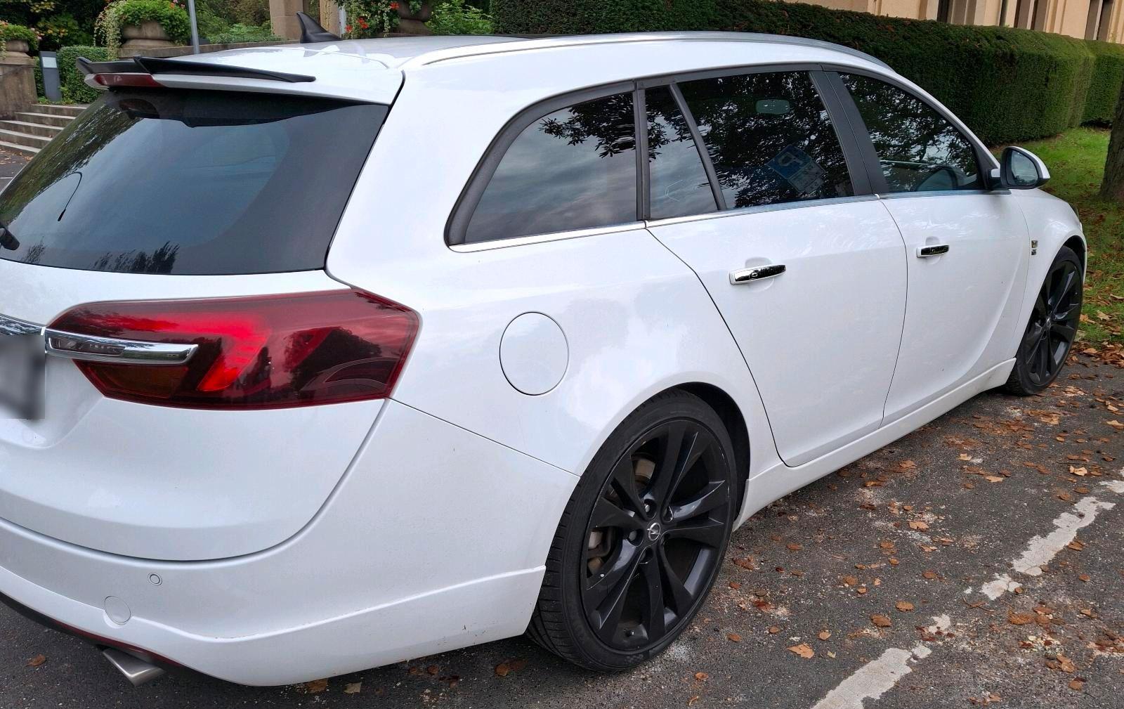 Opel Insignia 2014 — rear view
