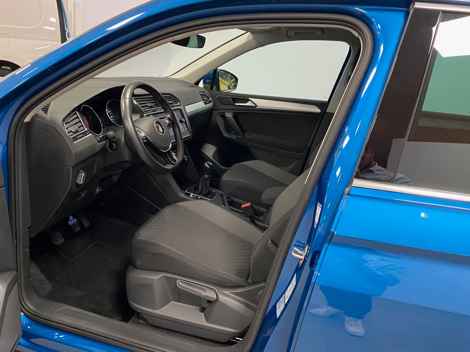 Fahrzeugabbildung Volkswagen Tiguan 1.5 TSI Comfortline+AHK+NAVIGATION+ACC+CD