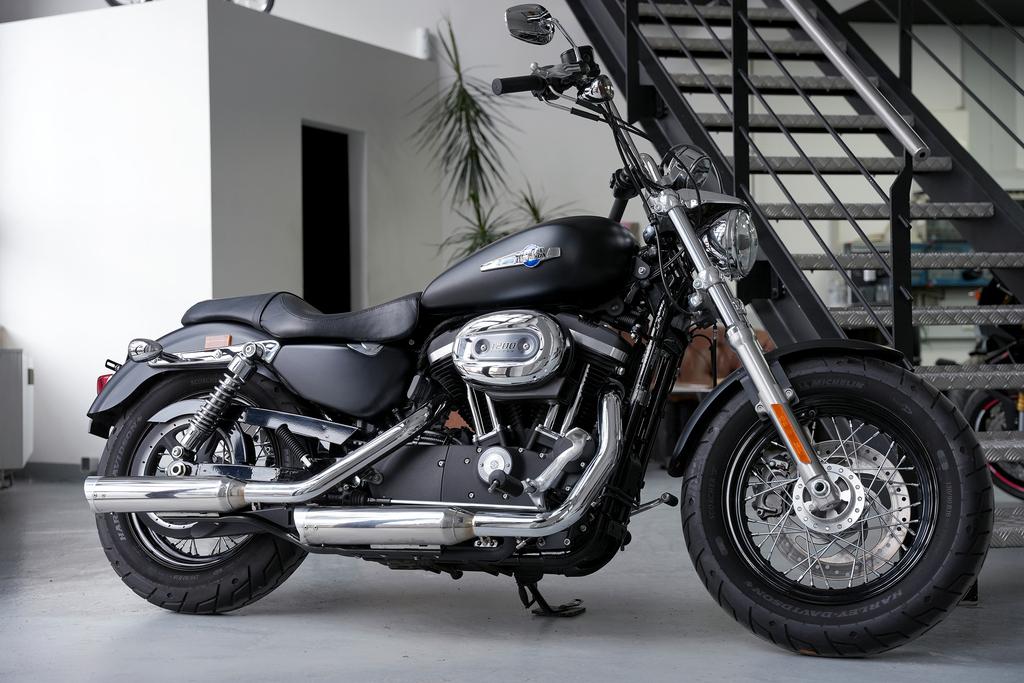 Harley-Davidson XL1200CB Sportster Custom Limited Edition B