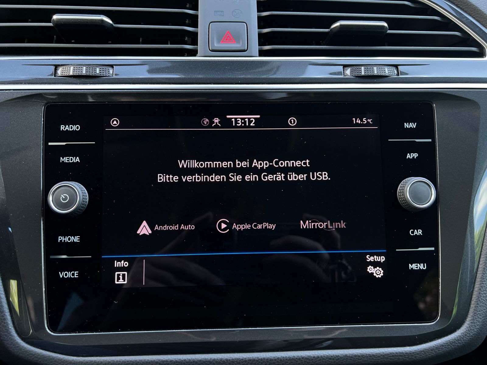 Fahrzeugabbildung Volkswagen Tiguan LIFE 1.5 TSI DSG *LED, ACC, Kamera,17"-LM