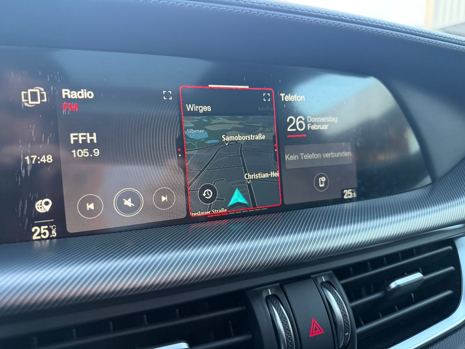 Fahrzeugabbildung Alfa Romeo Stelvio Veloce Q4/PANORAMA/H&K-SOUND/21''ZOLL