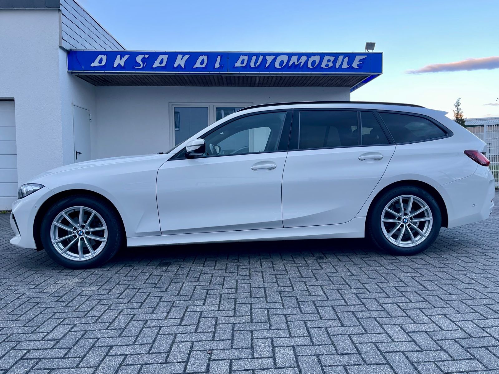 BMW 318d Touring,FACELIFT,LED,STANDHZ,ACC,NAVI,KAMER