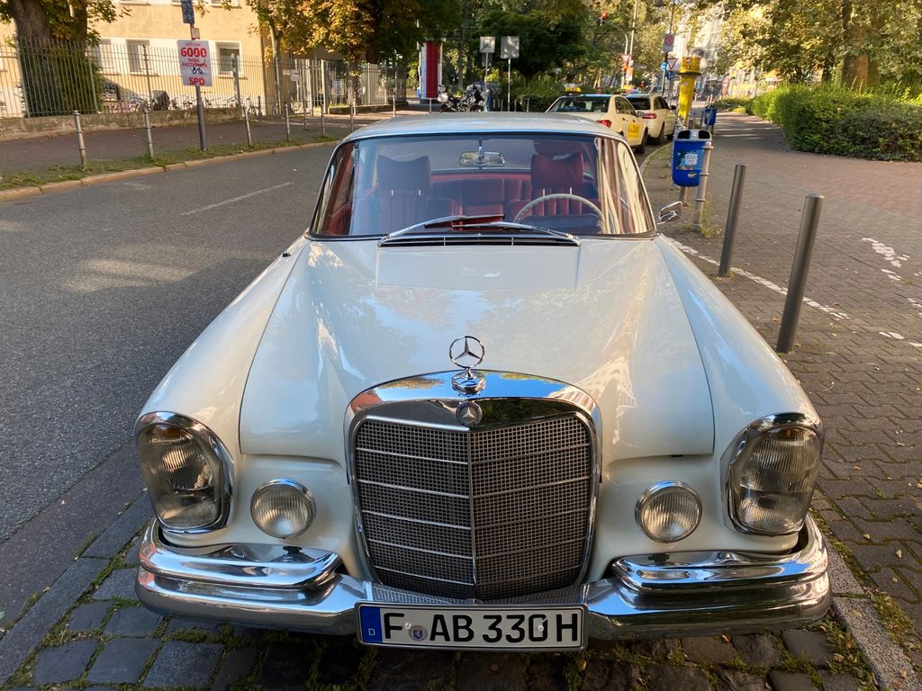 Mercedes-Benz 250