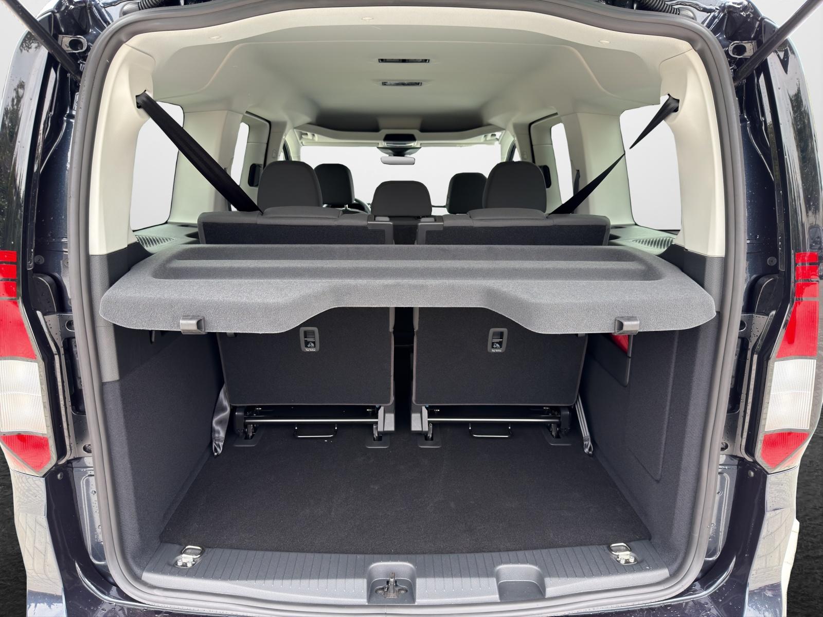Volkswagen Caddy Maxi Life 1.5 TSI DSG Family  AHK Navi LED