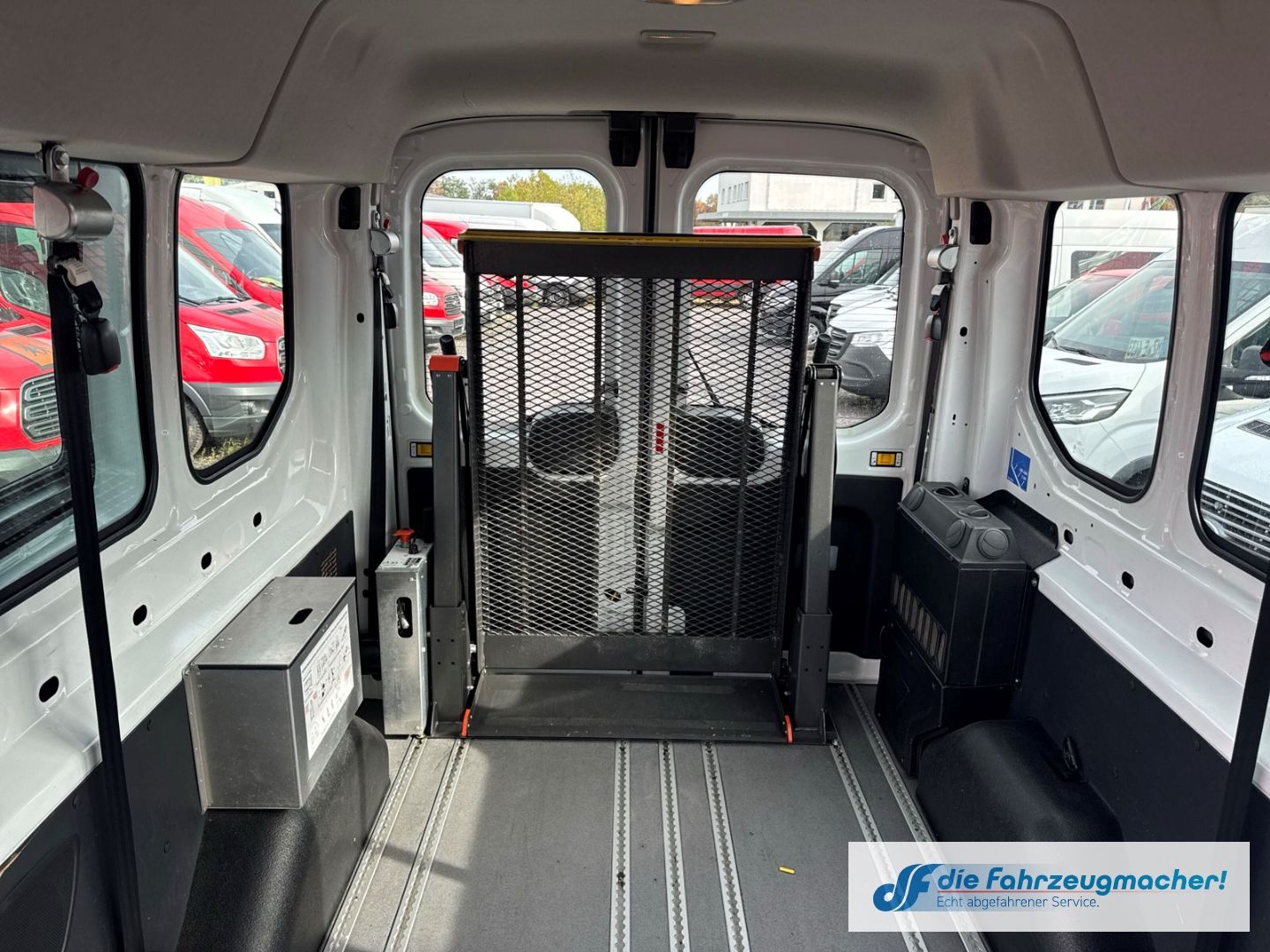 Fahrzeugabbildung Ford Transit Kombi 350 L3 Trend 2.2 TDCi DPF *1683 *K