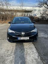 Toyota Avensis combi 2.0 - Toyota Avensis mit Benzin-Antrieb: Kombi, Automatik