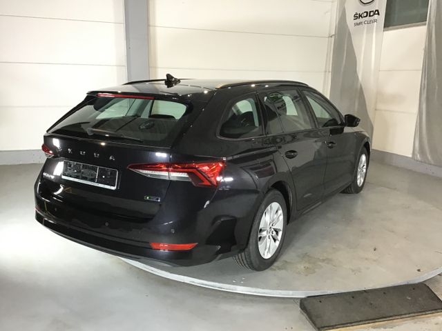 Fahrzeugabbildung Skoda Octavia Ambition 1.5 TSI Combi DSG/Navi/Tempo